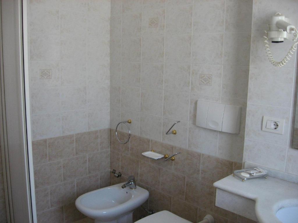 Hotel Sirena Σενιγκάλια Δωμάτιο φωτογραφία